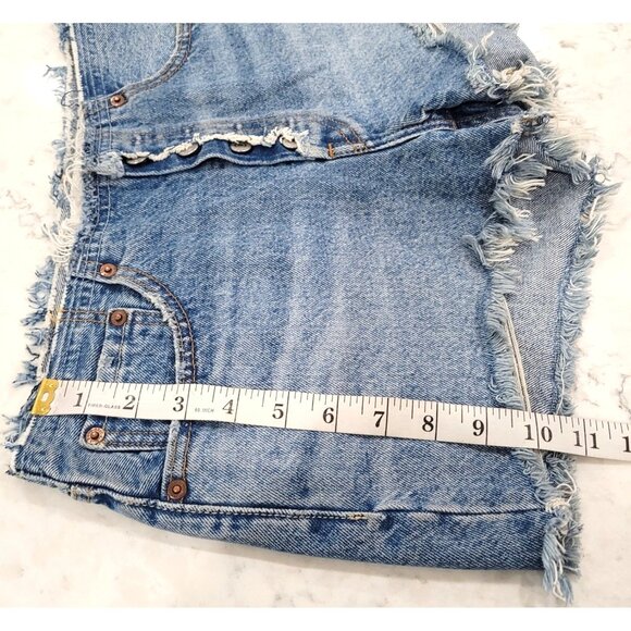 Levis 501 Anniversary Edition Mid-Rise Button Fly Frayed Hem Denim Shorts W27 - Picture 9 of 9